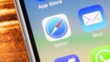 Apple              iPhone  iPad